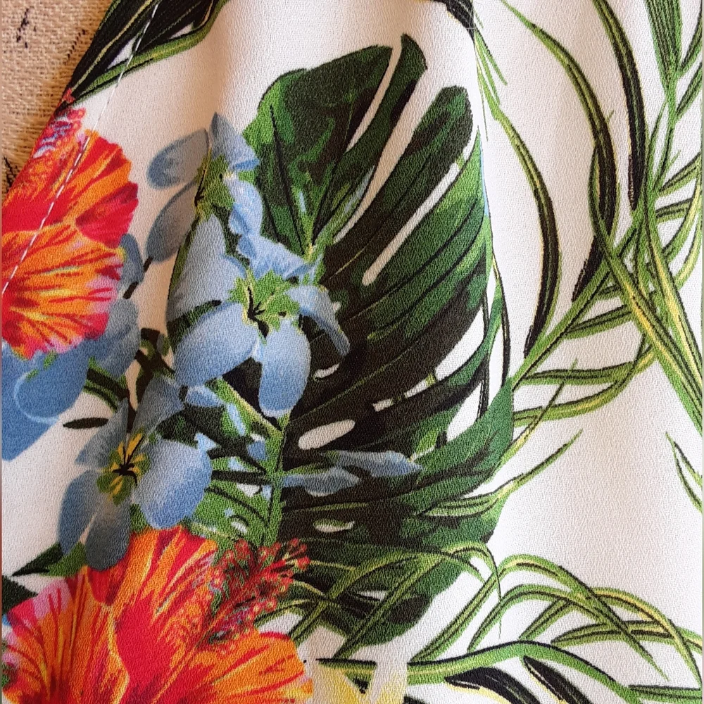Rachel Zoe Floral Tropical Print Halter Style Top.